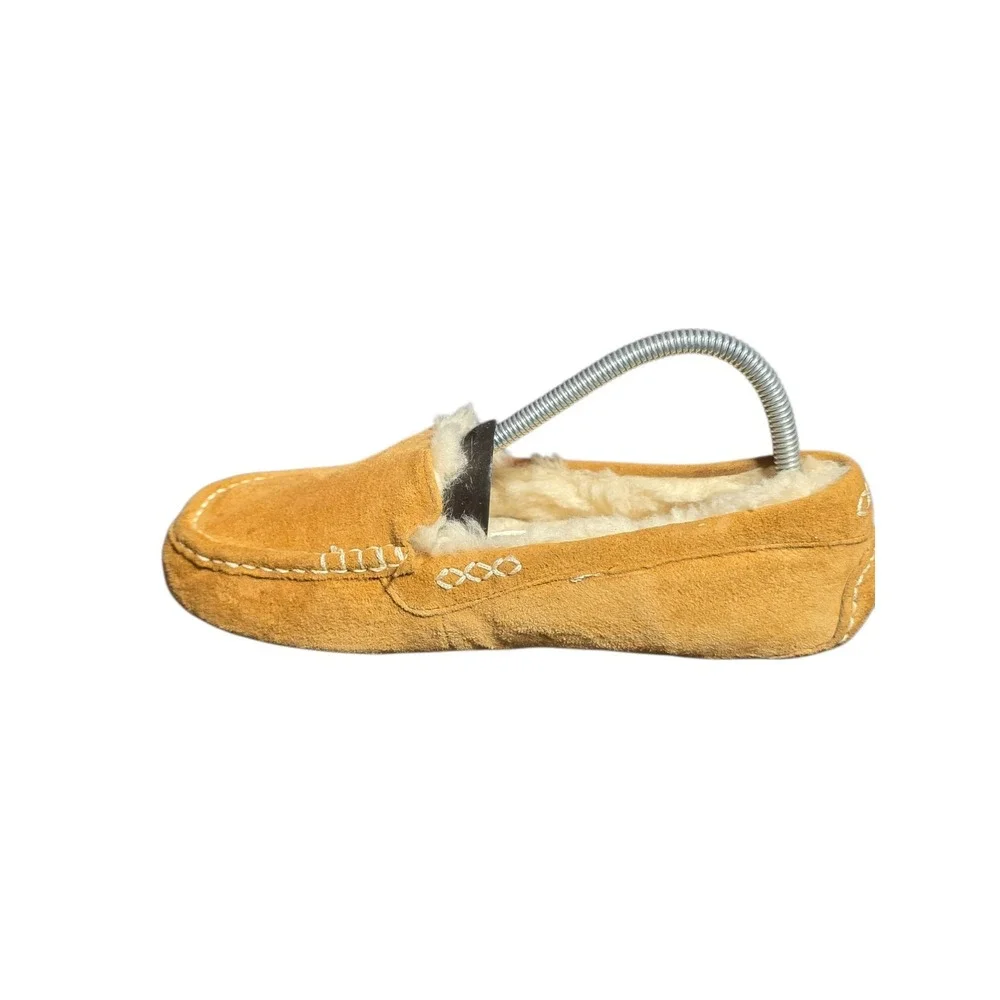 UGG Ascot Slippers Mens‎ 9 Tan Suede Leather Sheepskin Lined Moccasin Shoes